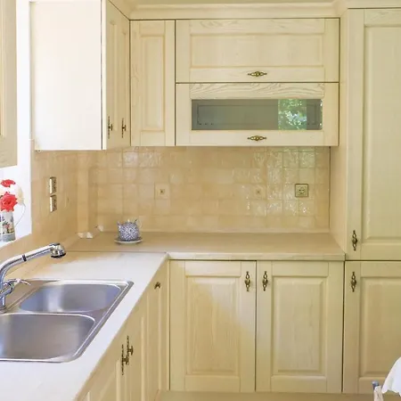 Stunning In With 4 Bedrooms And Wifi 펜션 디아코프토