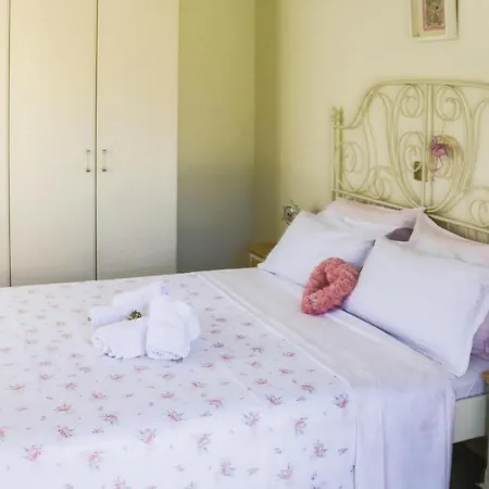 Stunning In With 4 Bedrooms And Wifi 펜션
