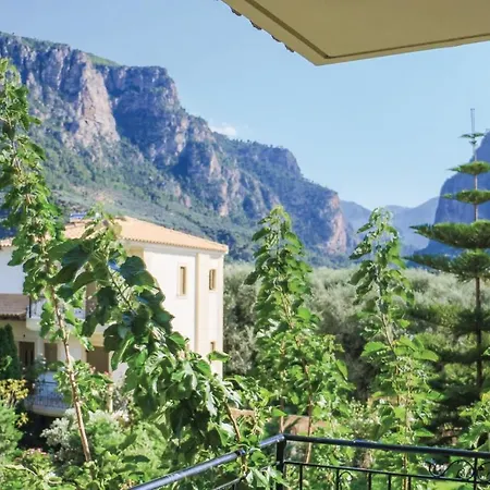 Сasa de vacaciones Stunning In With 4 Bedrooms And Wifi Diakopto