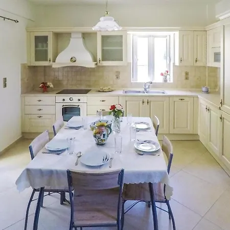 Stunning In With 4 Bedrooms And Wifi 디아코프토